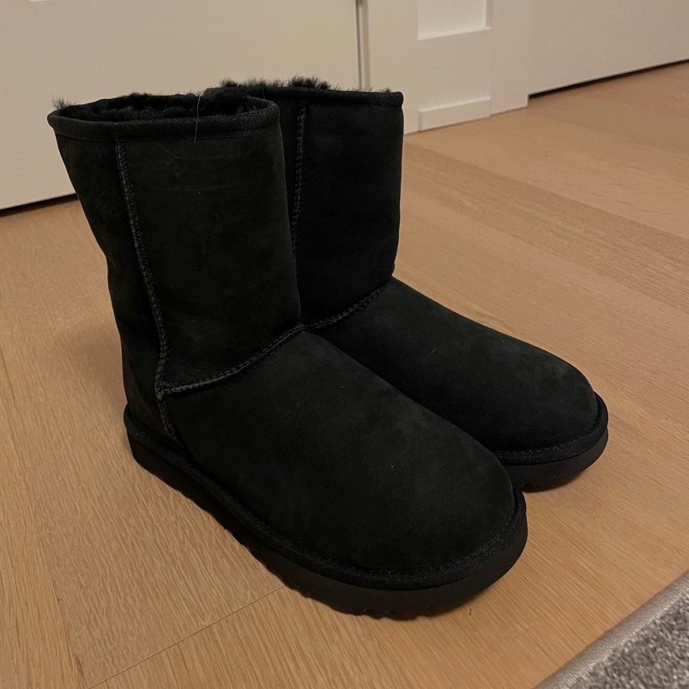 NEW UGGS